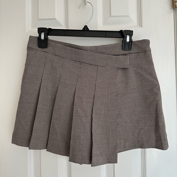 NWT Wayf Anthropologie Women’s Small Houndstooth Asymmetrical Pleated Mini Skort - Picture 4 of 13